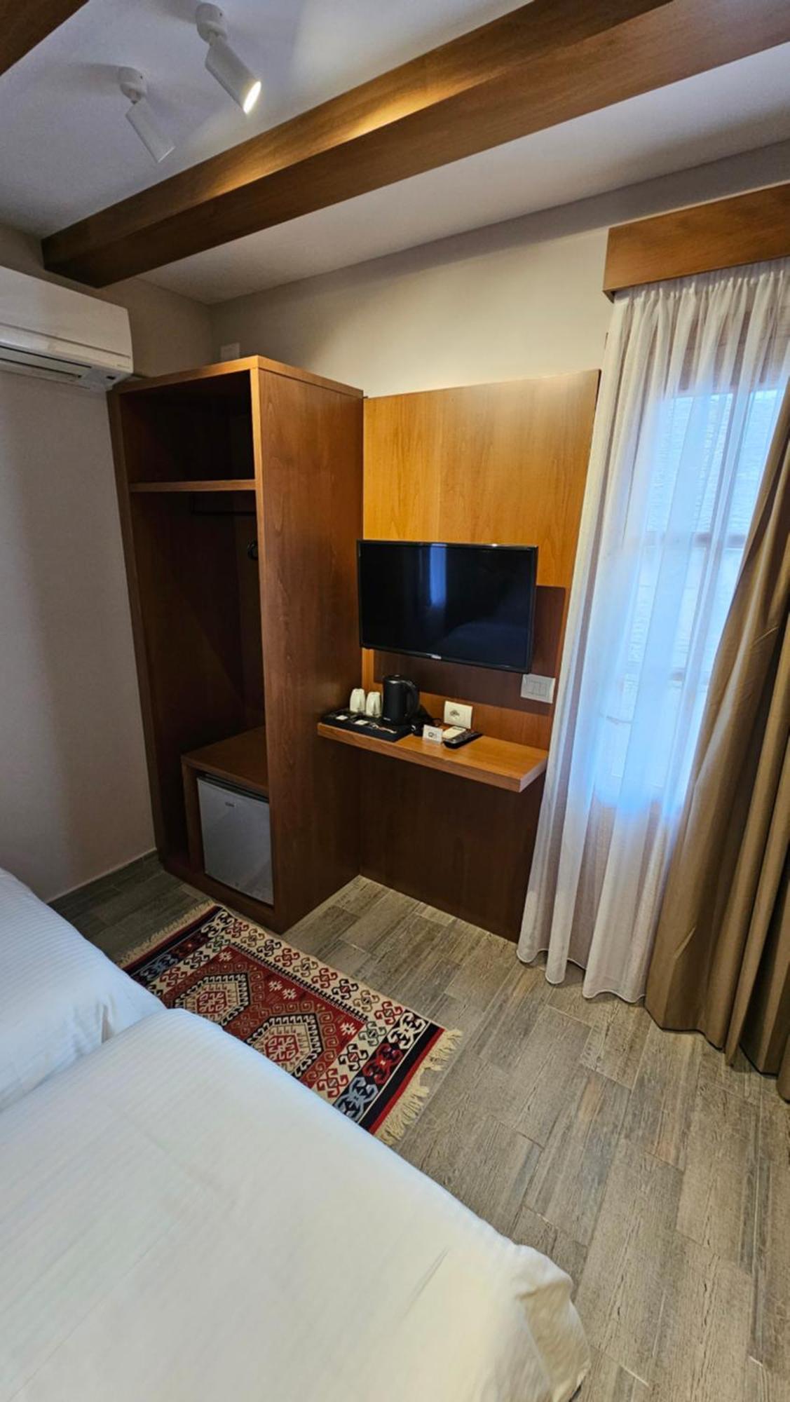 Palorto Hotel Gjirokastër Extérieur photo